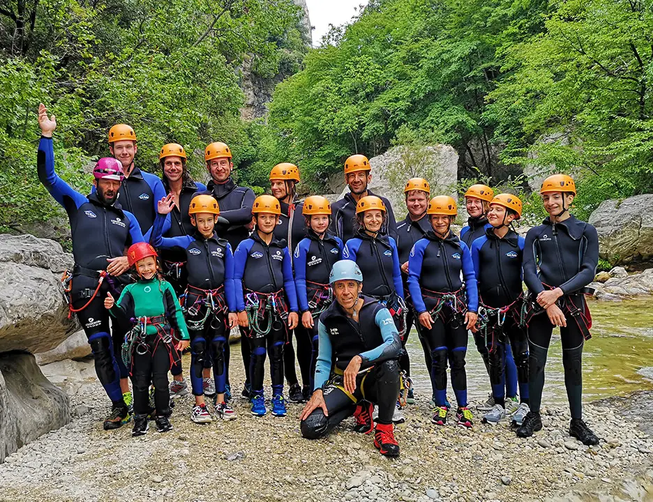 Big family doing canyoning in the Gorges du Loup - Les Geckos